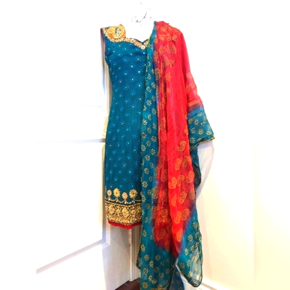 Fancy Indian suit - Picture 1 of 11